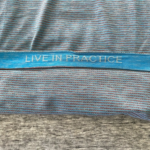 Lululemon Athletica Men’s Metal Vent Tech Short-Sleeve Shirt in Blue/Red Multi - Picture 9 of 9